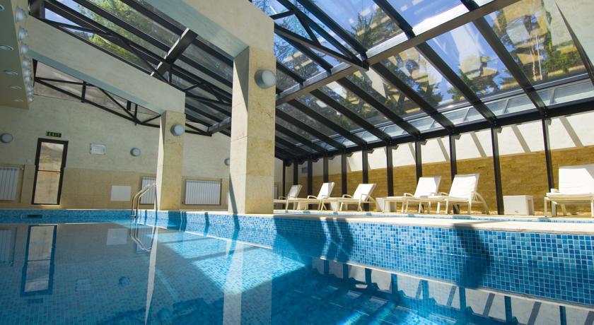 Radina's Way Hotel Borowec